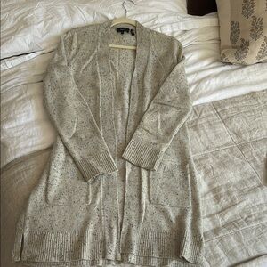 Theory Women’s Open-Front Speckled Long Cardigan Sweater in Light Gray